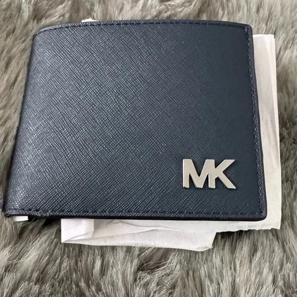 Michael Kors Cooper Saffiano Leather Billfold Wallet
With Passcase NWT - Picture 6 of 13